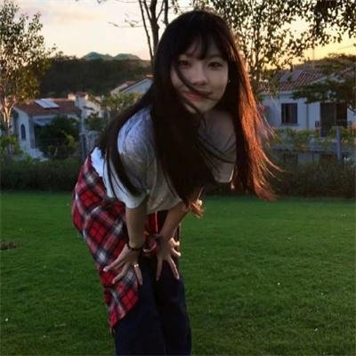 弱比少男闯女校
